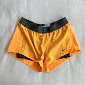 Nike Flex Essential 2 in 1